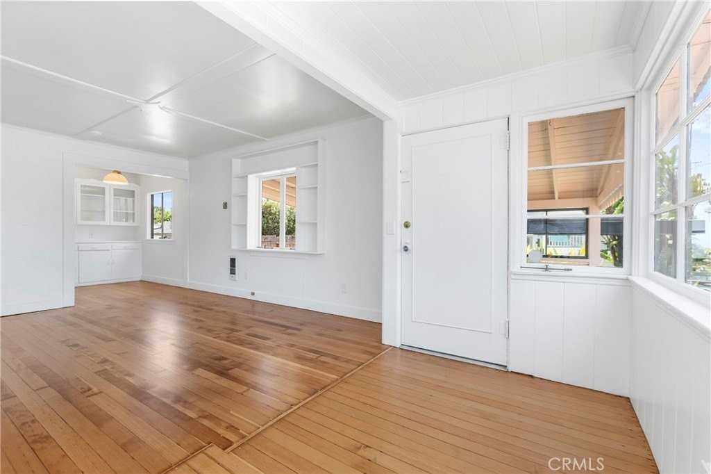 477 Mountain Rd - Photo 4 of 17