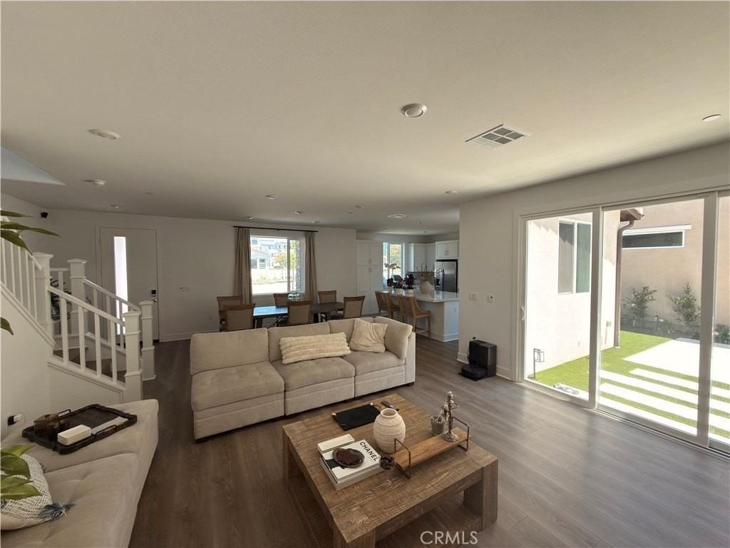 204 Sora - Photo 2 of 24