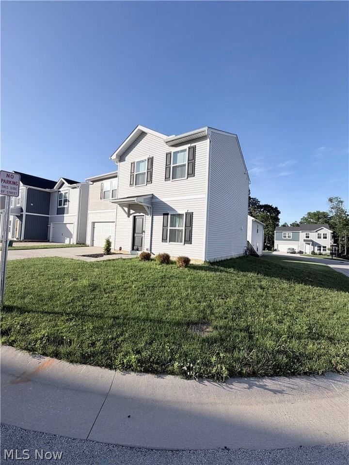 677 Crossings Ln - Photo 4 of 23