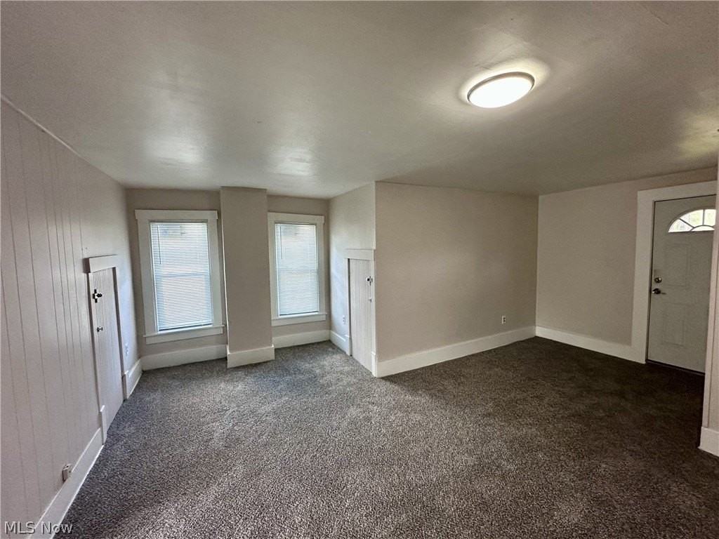191 Rhodes Ave - Photo 3 of 6