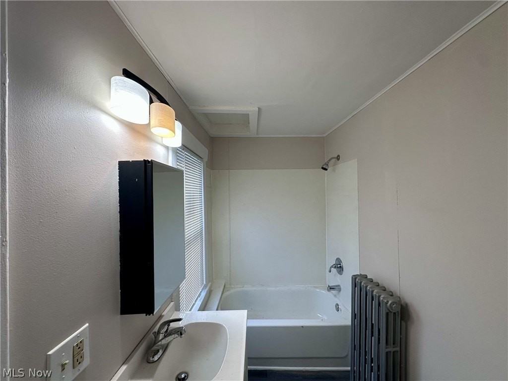 191 Rhodes Ave - Photo 5 of 6