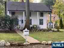 6 Standish Ln - Photo 1 of 1