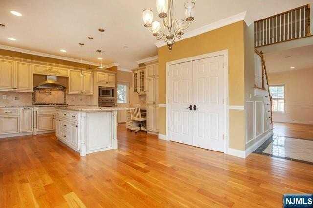 23 Clark St - Photo 6 of 20