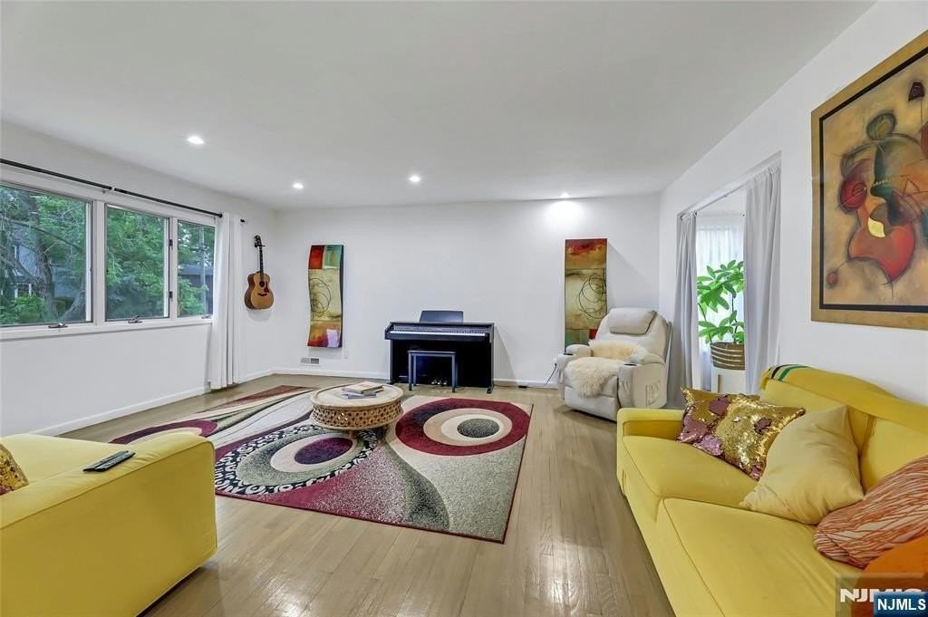 45 Kershner Pl - Photo 6 of 37