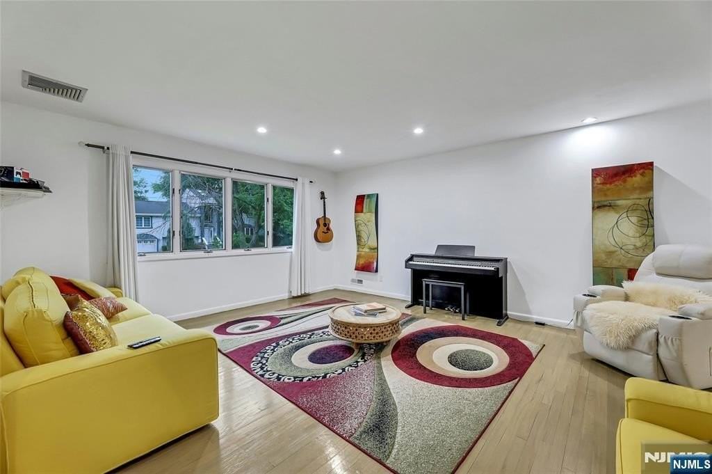 45 Kershner Pl - Photo 7 of 37