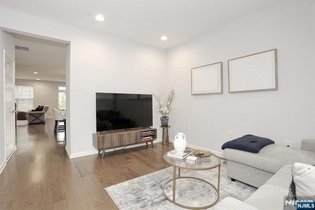 4 Masterson Ct #4 - Photo 4 of 26