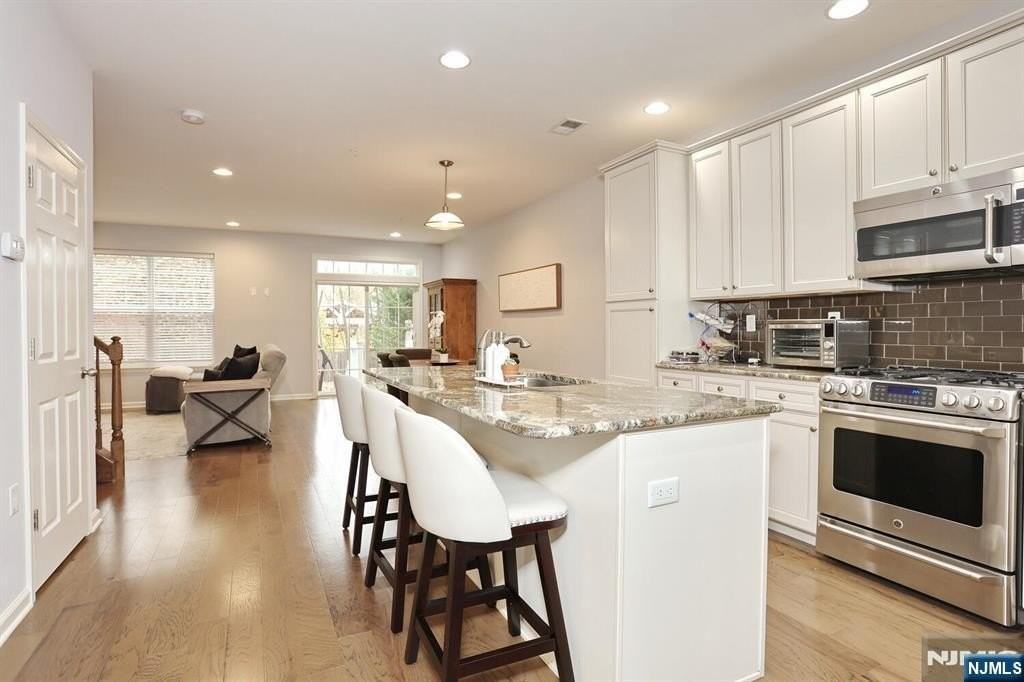 4 Masterson Ct #4 - Photo 6 of 26