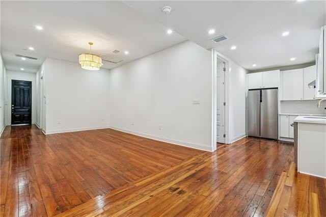 735 State St #D - Photo 3 of 14