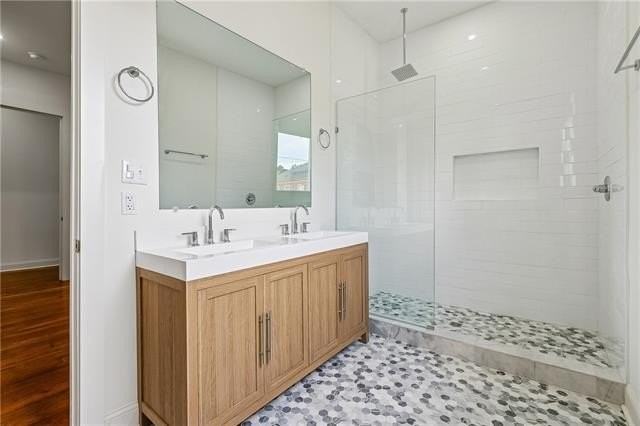 735 State St #D - Photo 7 of 14
