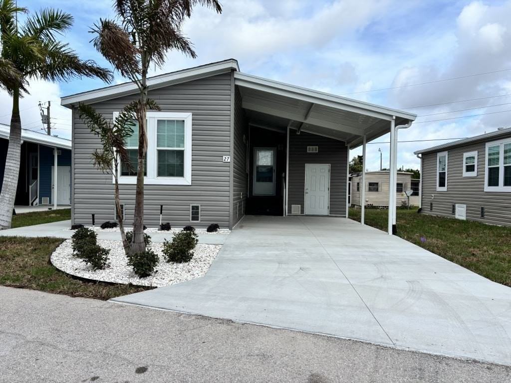 27 Nyborg Ave #0027