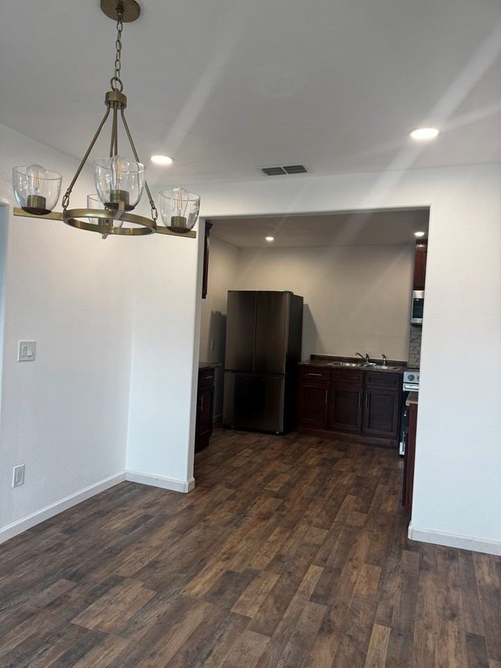 715 N Kelly Ave - Photo 3 of 11