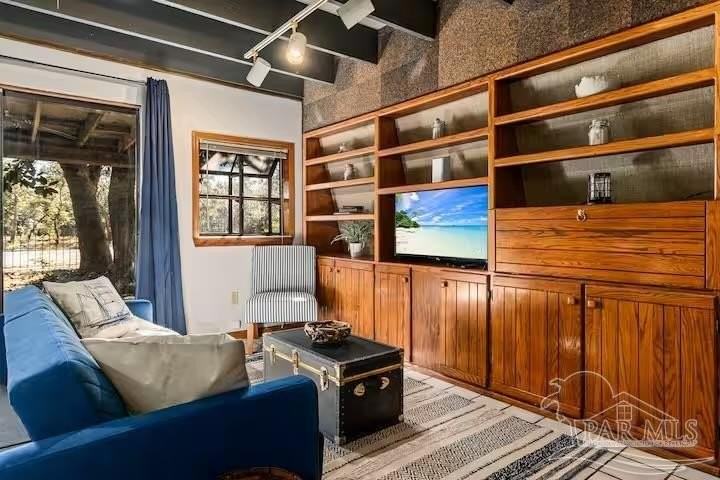 14120 Innerarity Point Rd - Photo 4 of 15