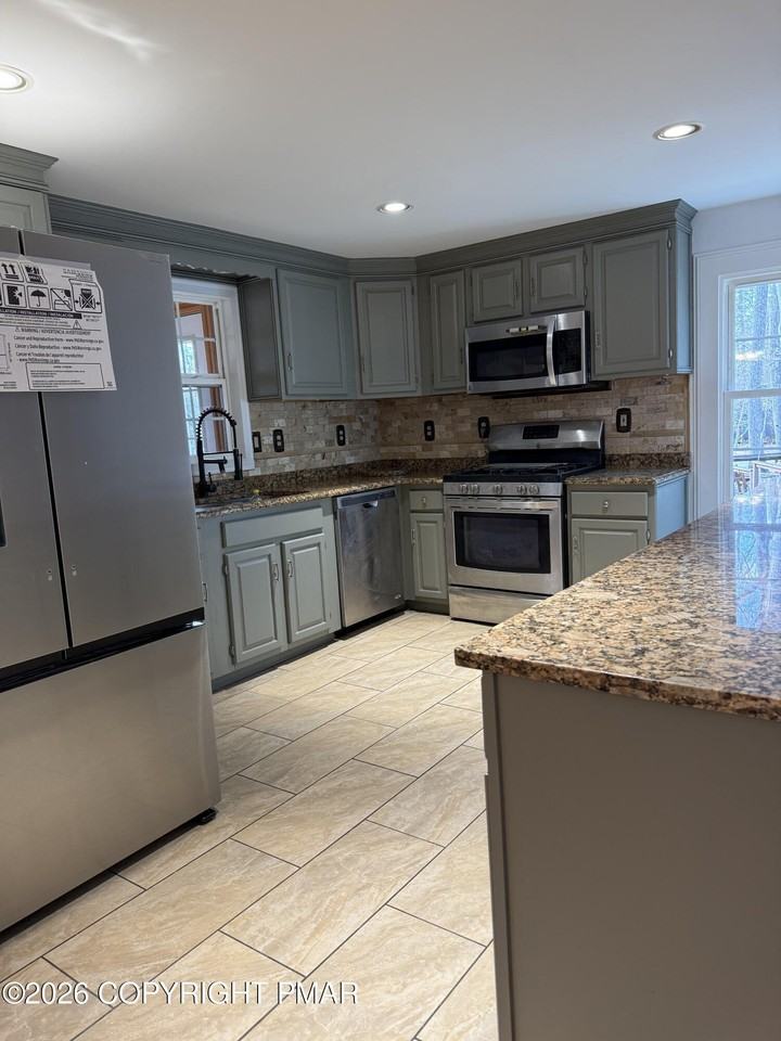 3127 Leisure Dr - Photo 4 of 26