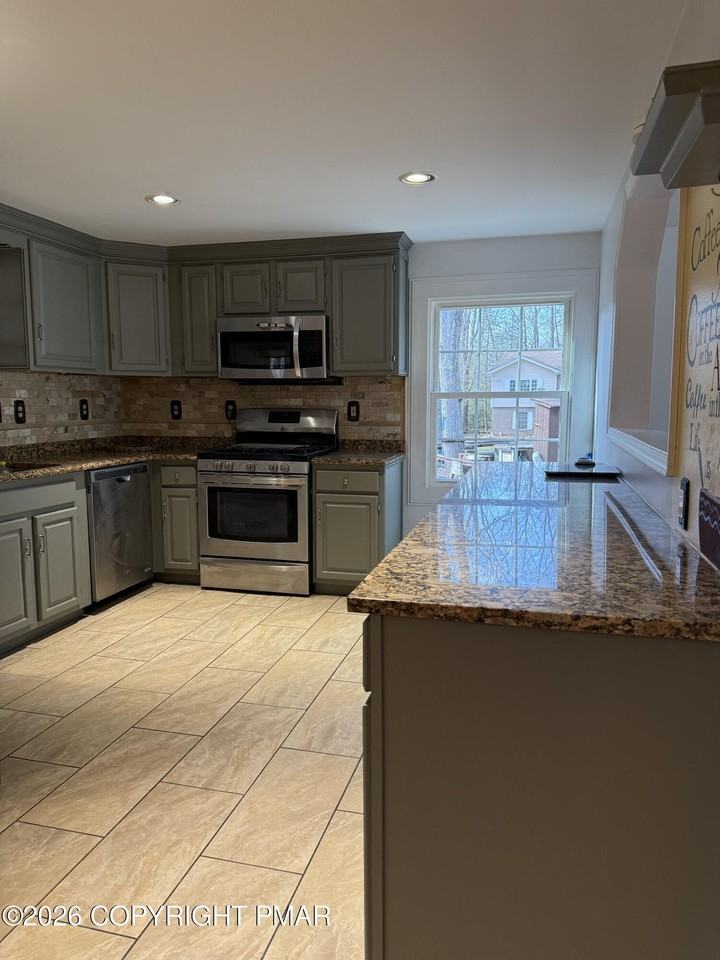 3127 Leisure Dr - Photo 6 of 26