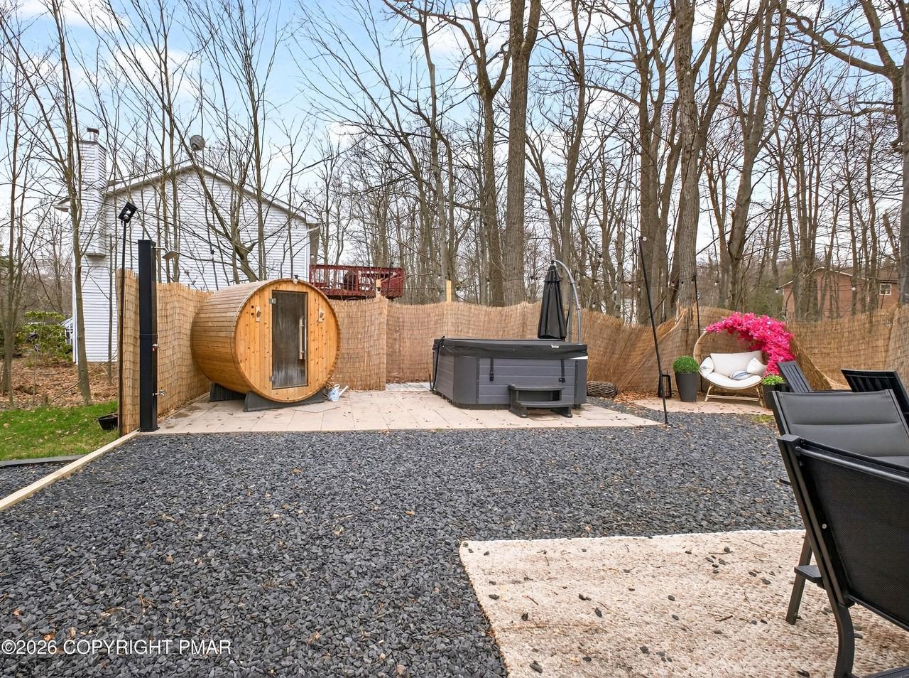 1070 Seven Nations Dr - Photo 3 of 30