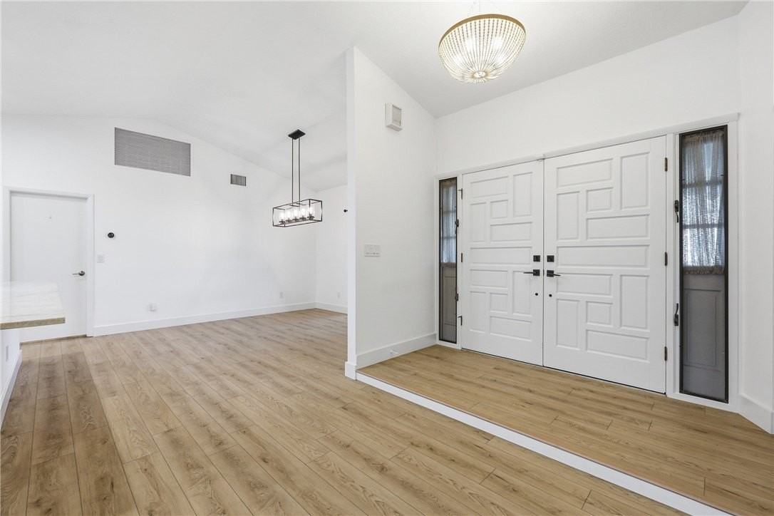 1048 Admirals Walk - Photo 3 of 36