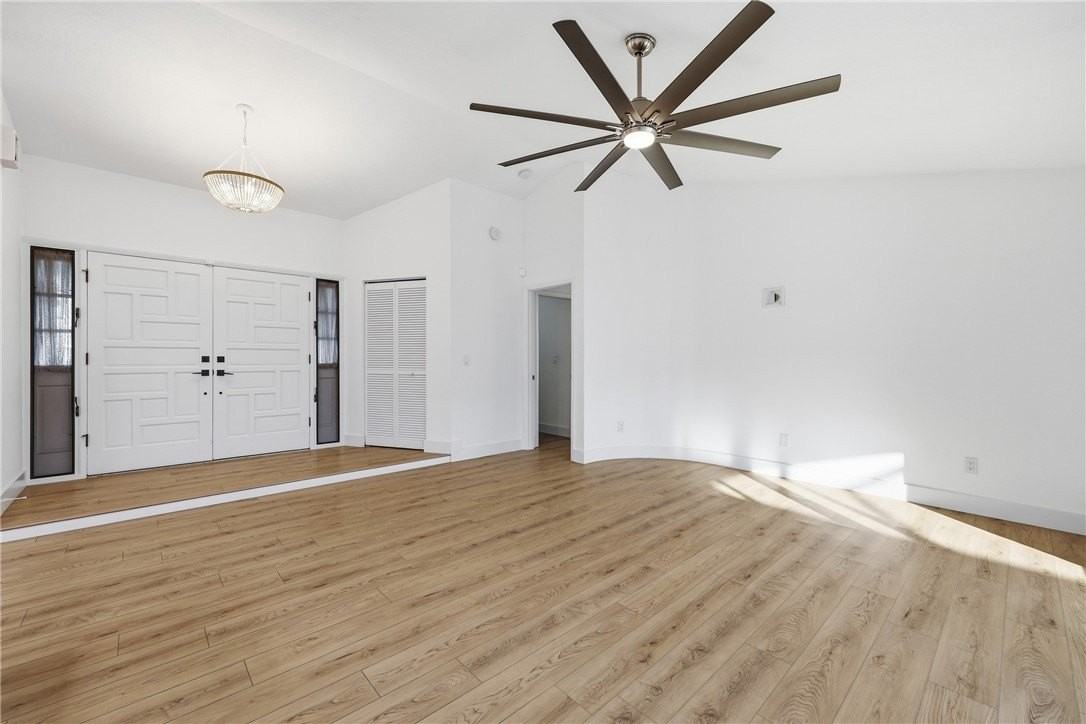 1048 Admirals Walk - Photo 5 of 36