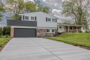 2862 Rossmoor Cir - Photo 1 of 1