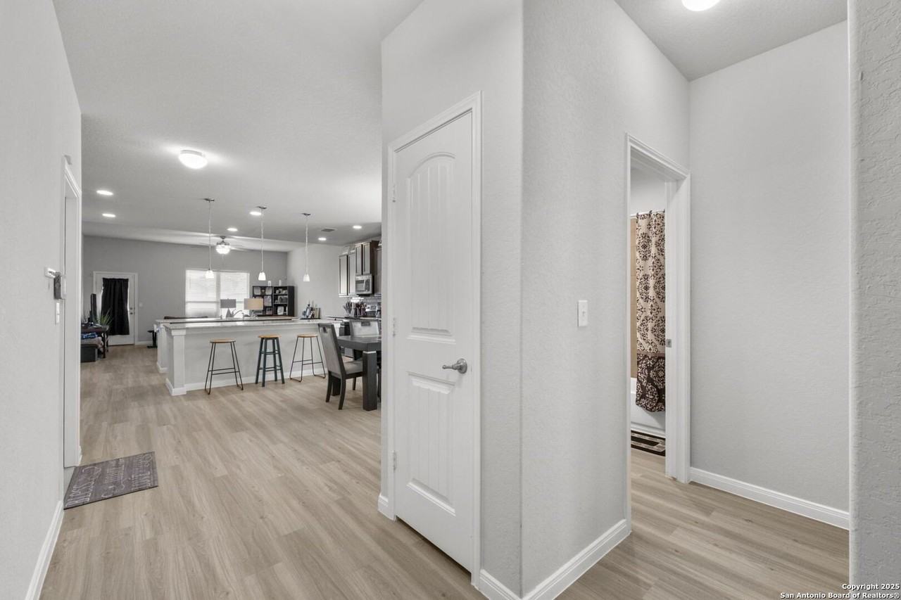5806 Larkspur Vly - Photo 2 of 20