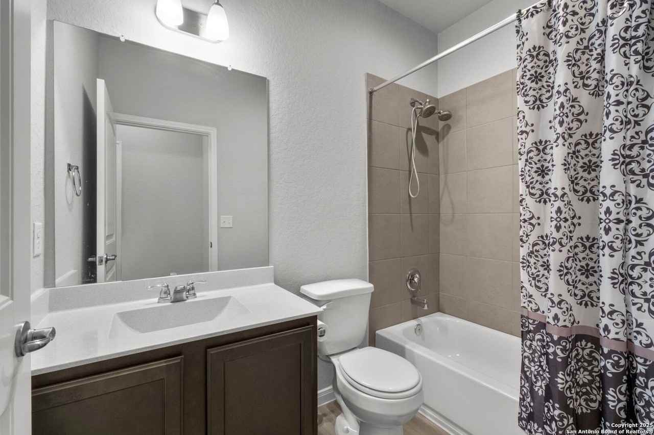 5806 Larkspur Vly - Photo 3 of 20
