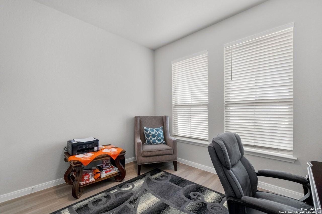 5806 Larkspur Vly - Photo 4 of 20