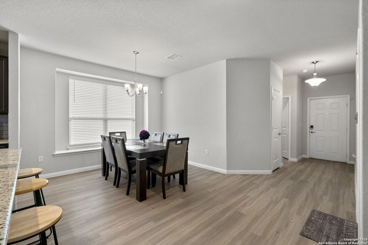 5806 Larkspur Vly - Photo 5 of 20