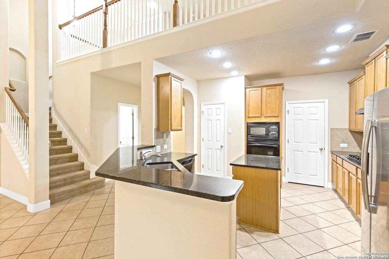 3306 Brooktree Ct - Photo 7 of 32