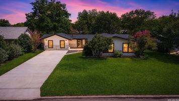 featured image of 427 Laramie Dr