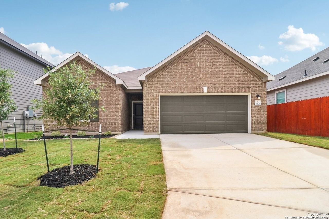 9406 Hinterlands Dr - Photo 4 of 28