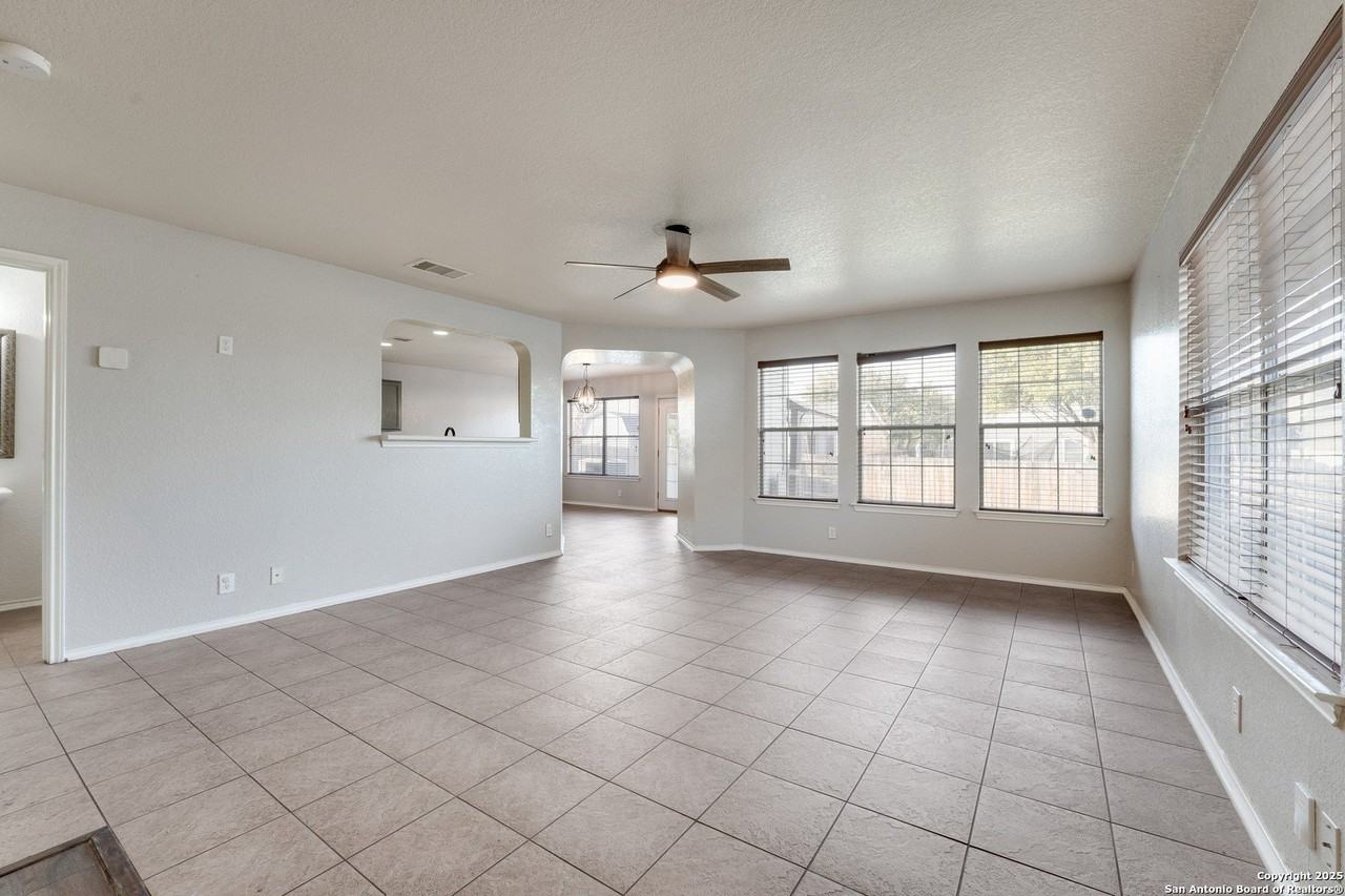 9815 Carswell Peak - Photo 4 of 20