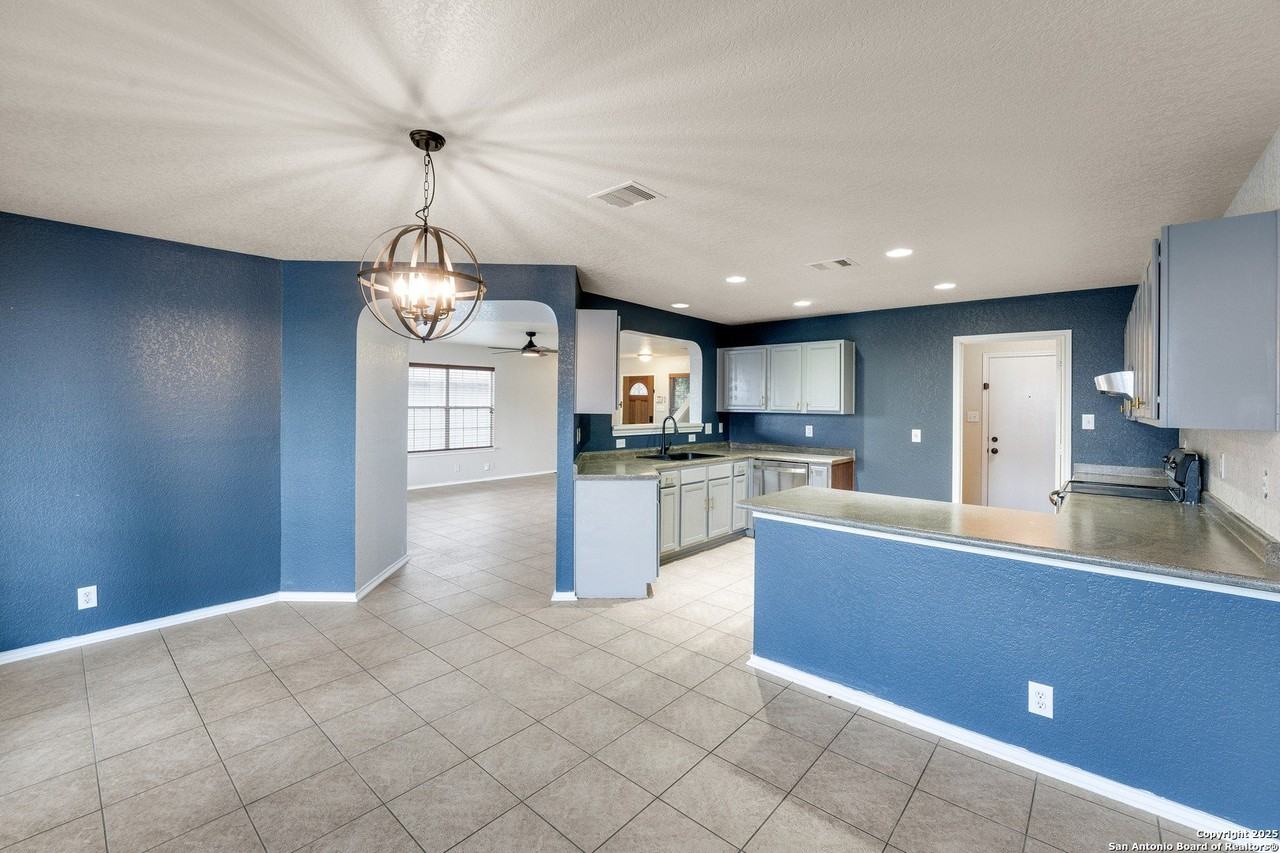 9815 Carswell Peak - Photo 7 of 20