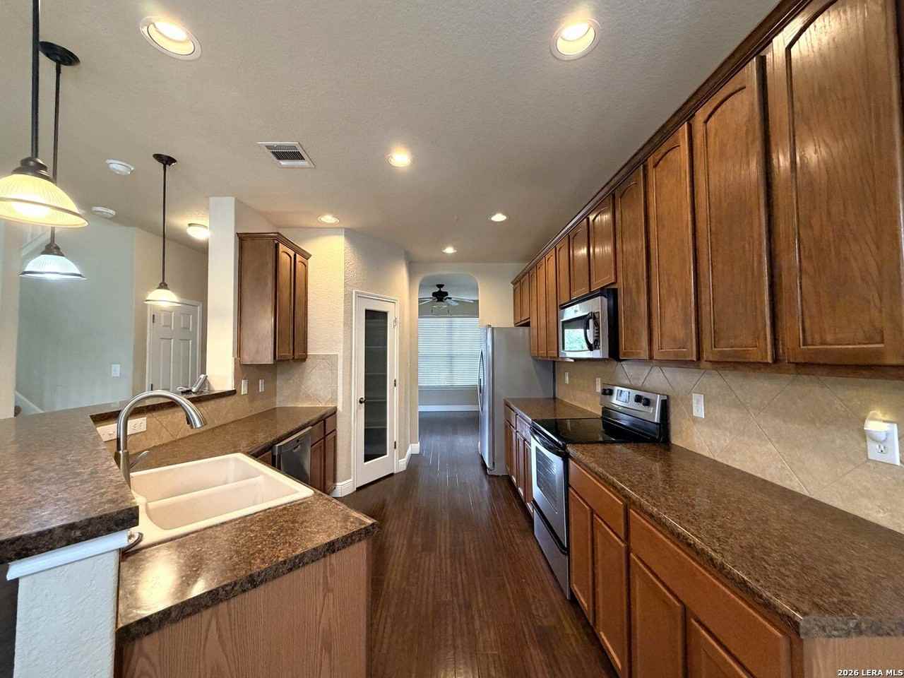 11802 Lemonmint Pkwy - Photo 4 of 20