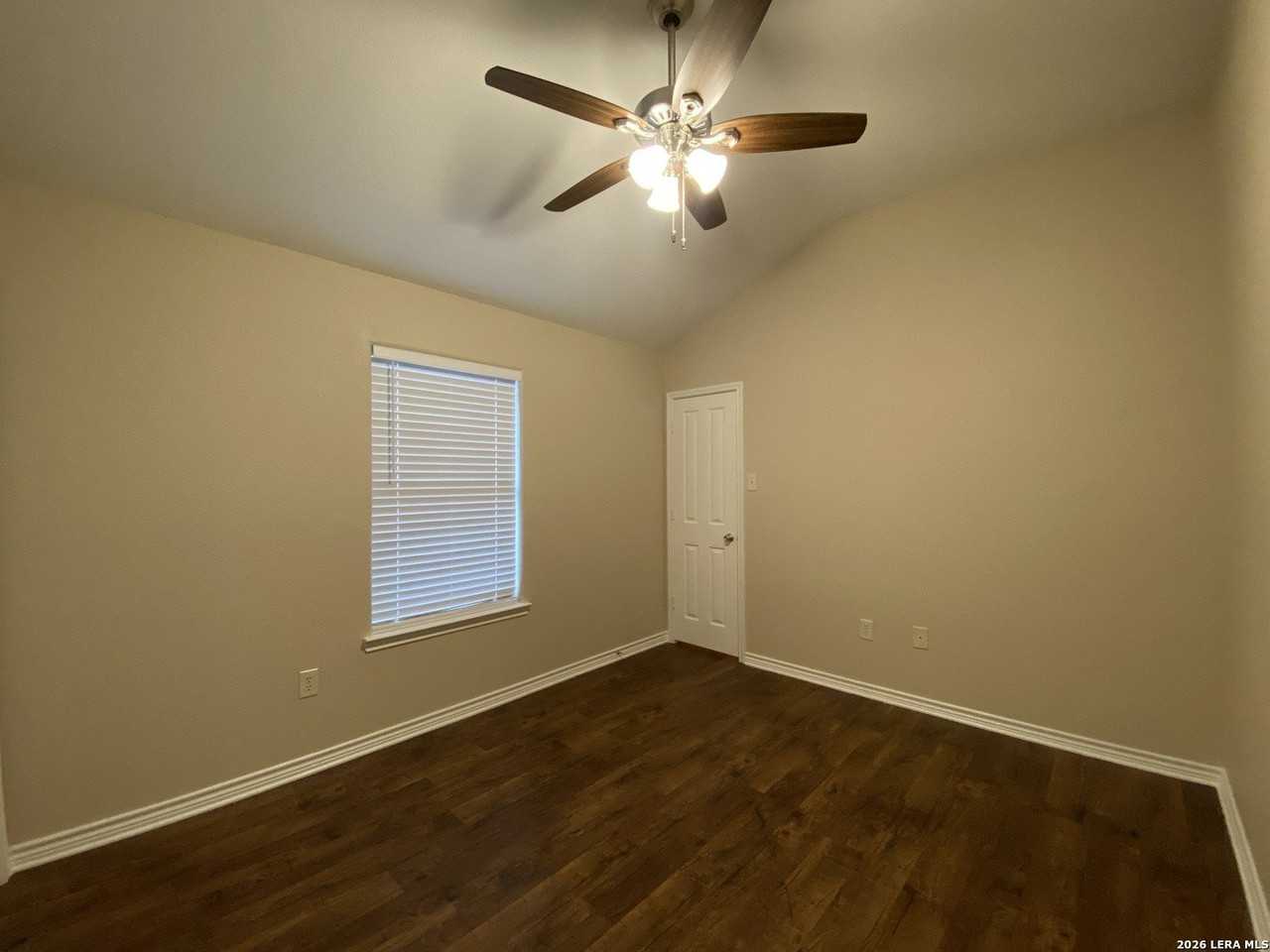723A Dallas St - Photo 5 of 9