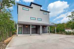 featured image of 531 Essex St #202