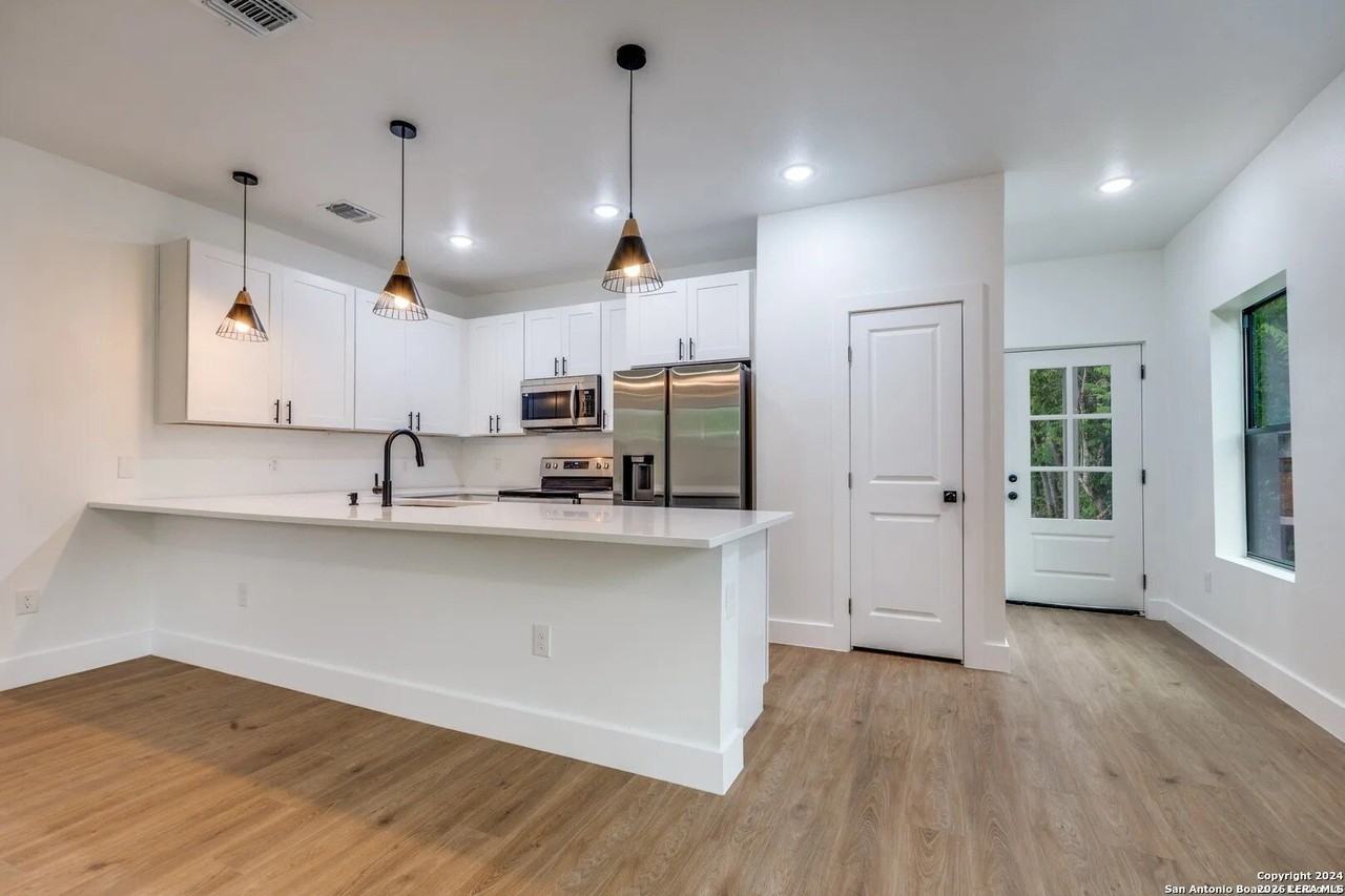 531 Essex St #202 - Photo 2 of 19