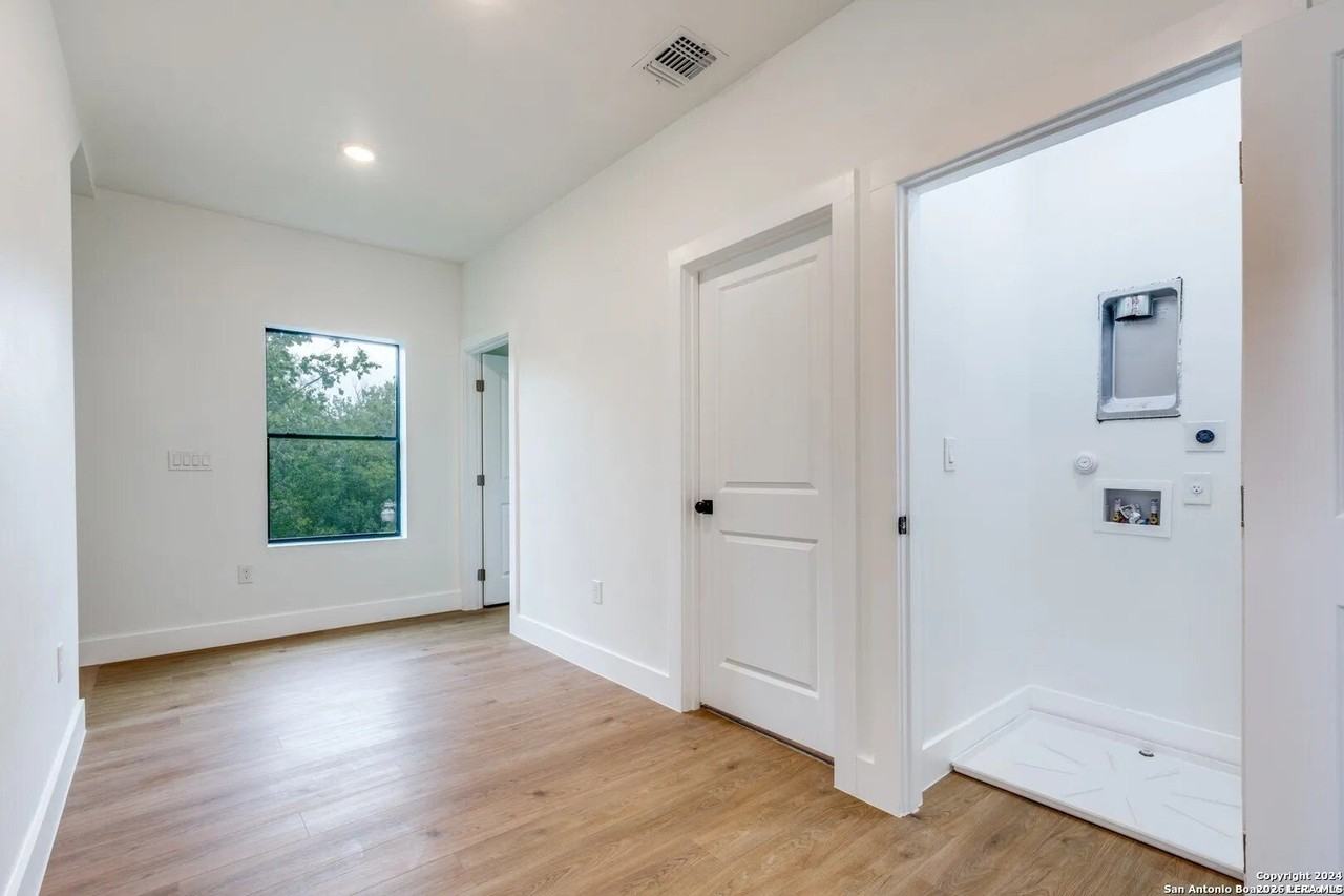 531 Essex St #202 - Photo 7 of 19