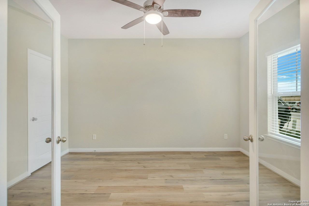 1247 Meyers Mdw - Photo 3 of 20