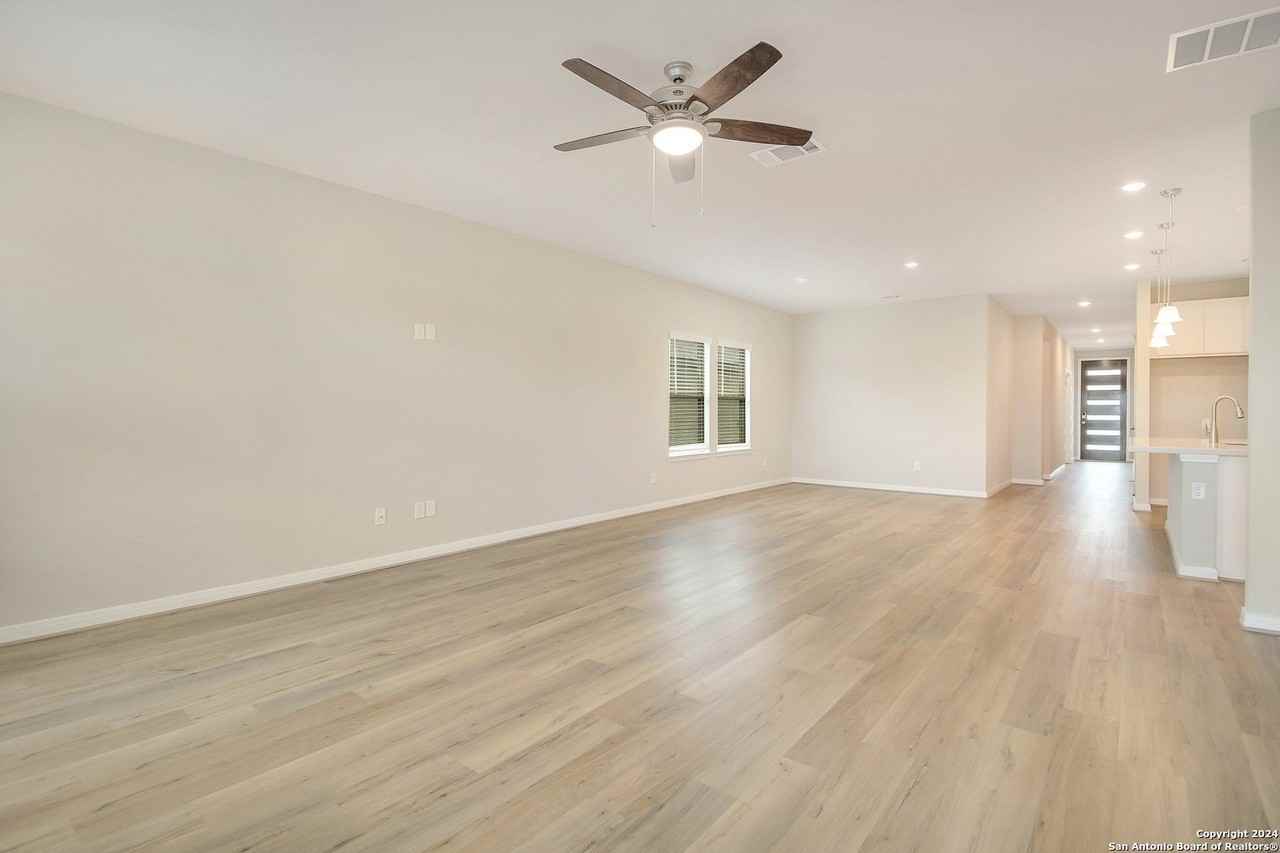 1247 Meyers Mdw - Photo 5 of 20
