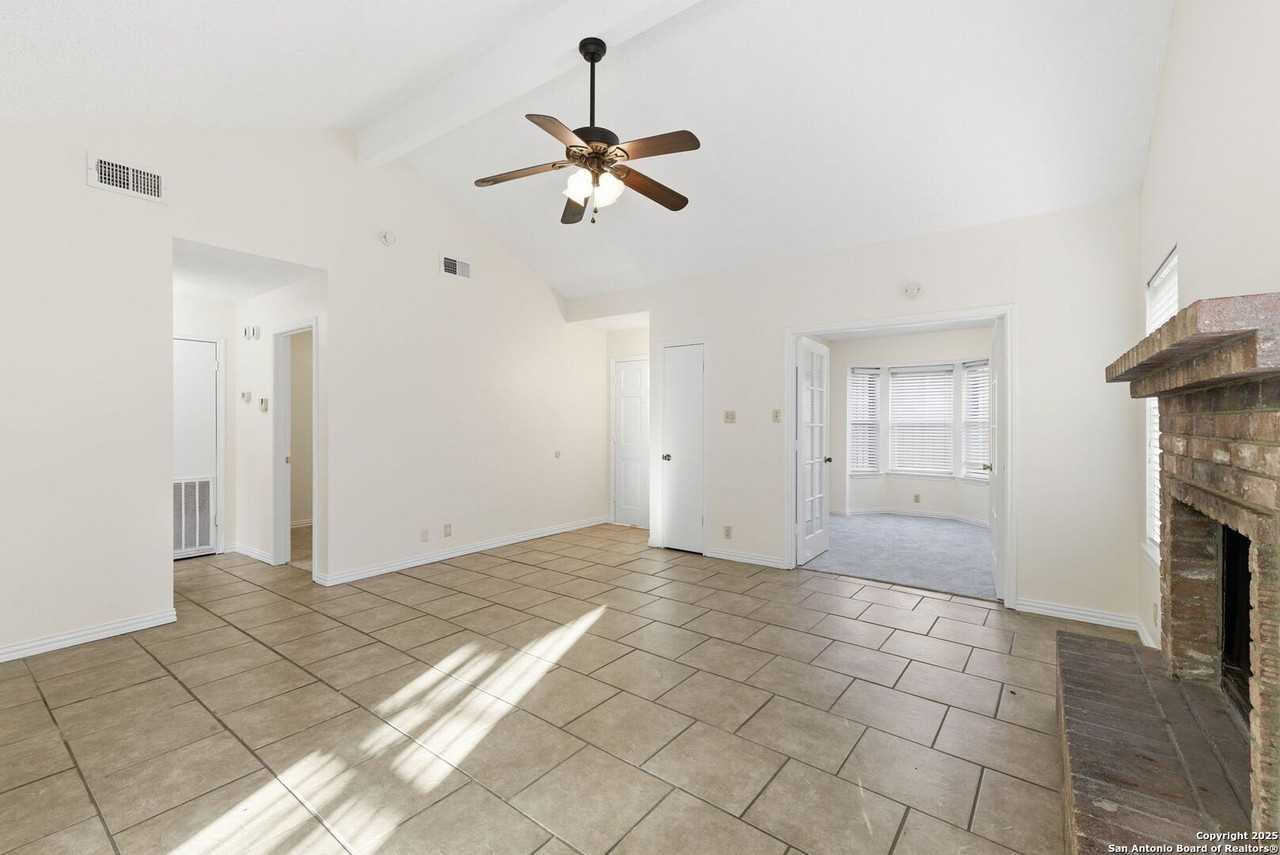 11439 Rousseau St - Photo 7 of 28