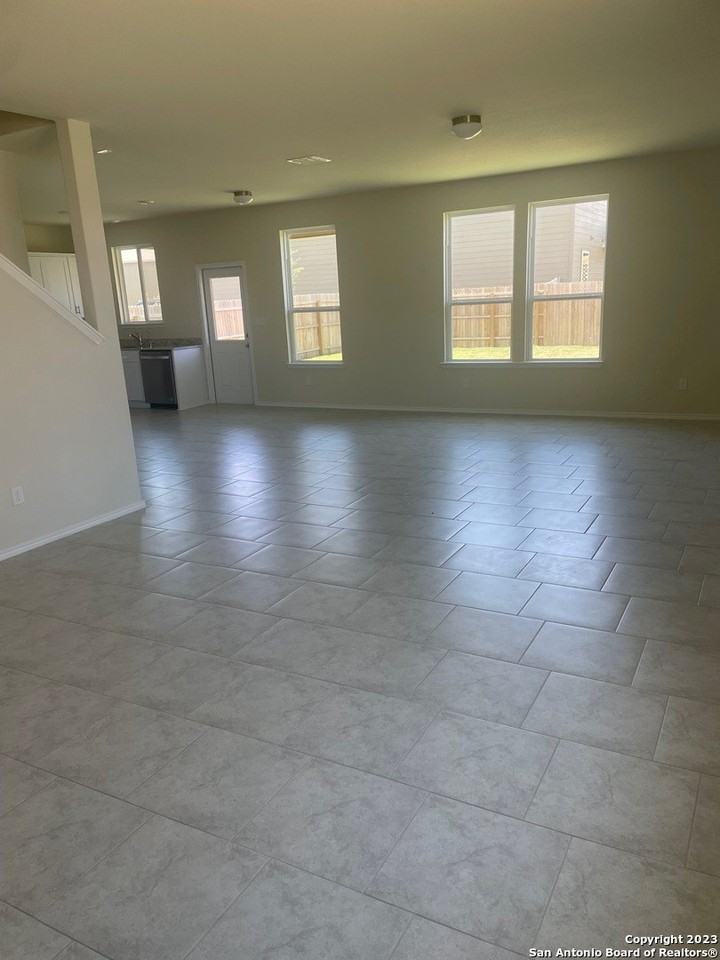 10606 Mexia Ave - Photo 3 of 24