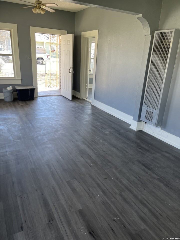 803 Piedmont Ave - Photo 4 of 15
