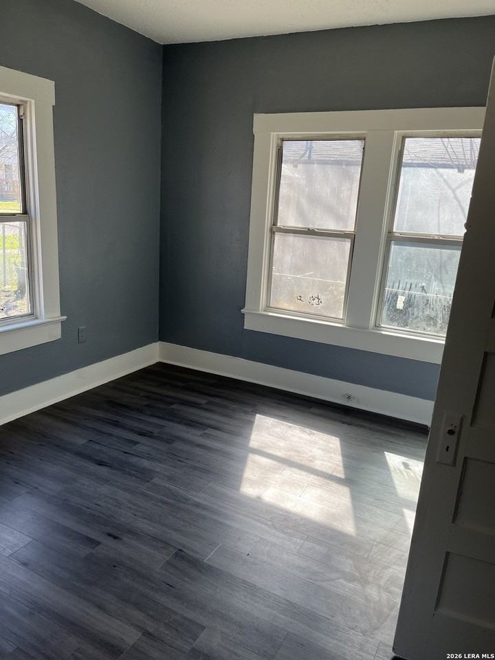 803 Piedmont Ave - Photo 5 of 15