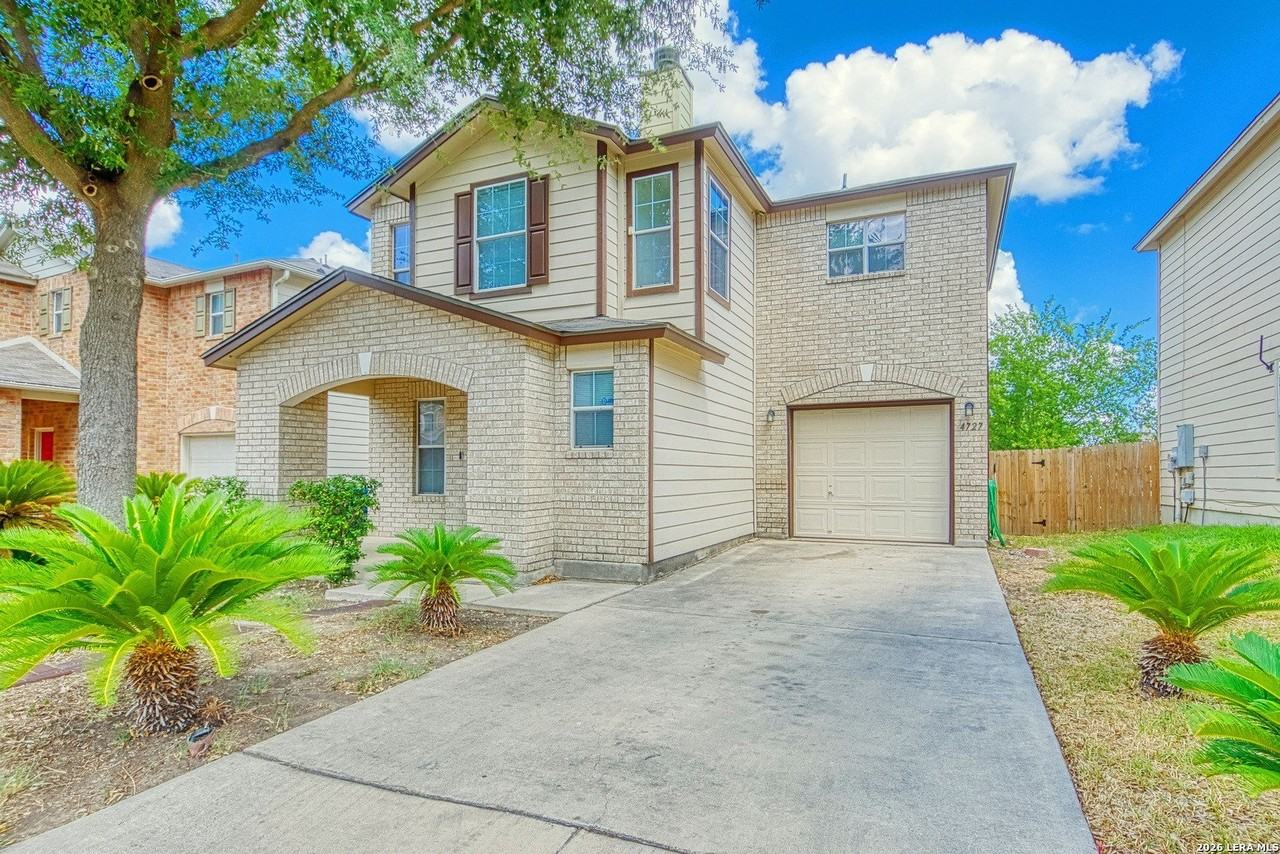 4727 Adkins Trl - Photo 3 of 32