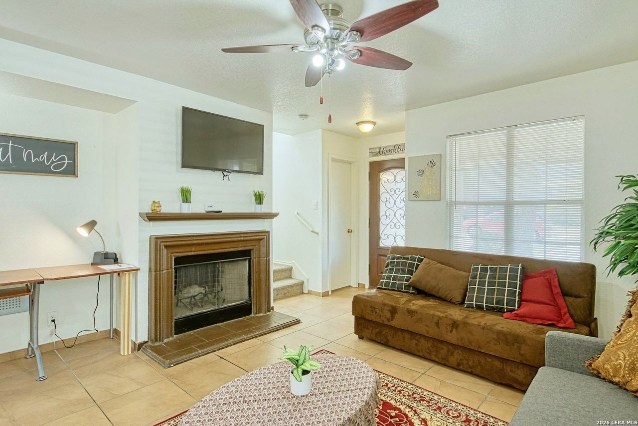 4727 Adkins Trl - Photo 7 of 32