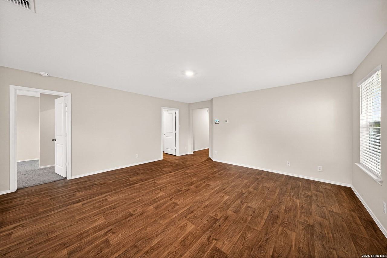 15446 Shortwing - Photo 7 of 36