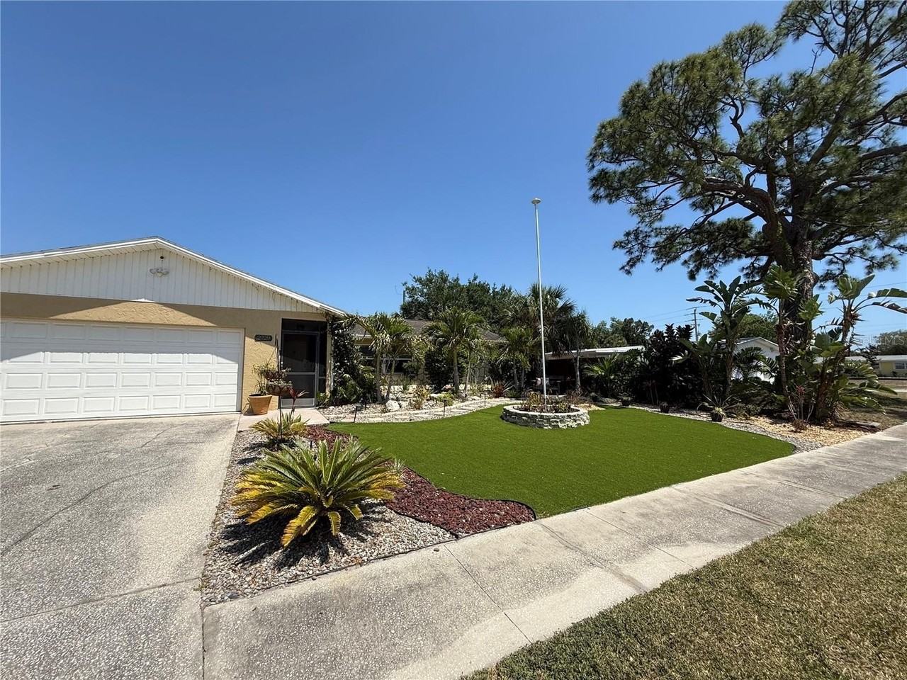 2729 Nodosa Dr - Photo 3 of 22