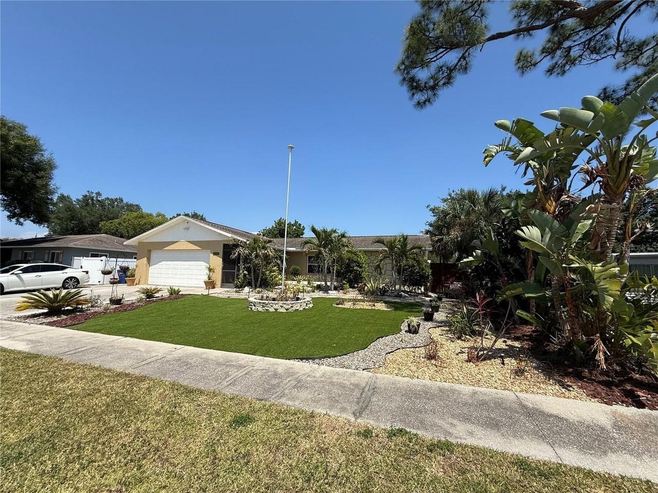 2729 Nodosa Dr - Photo 4 of 22