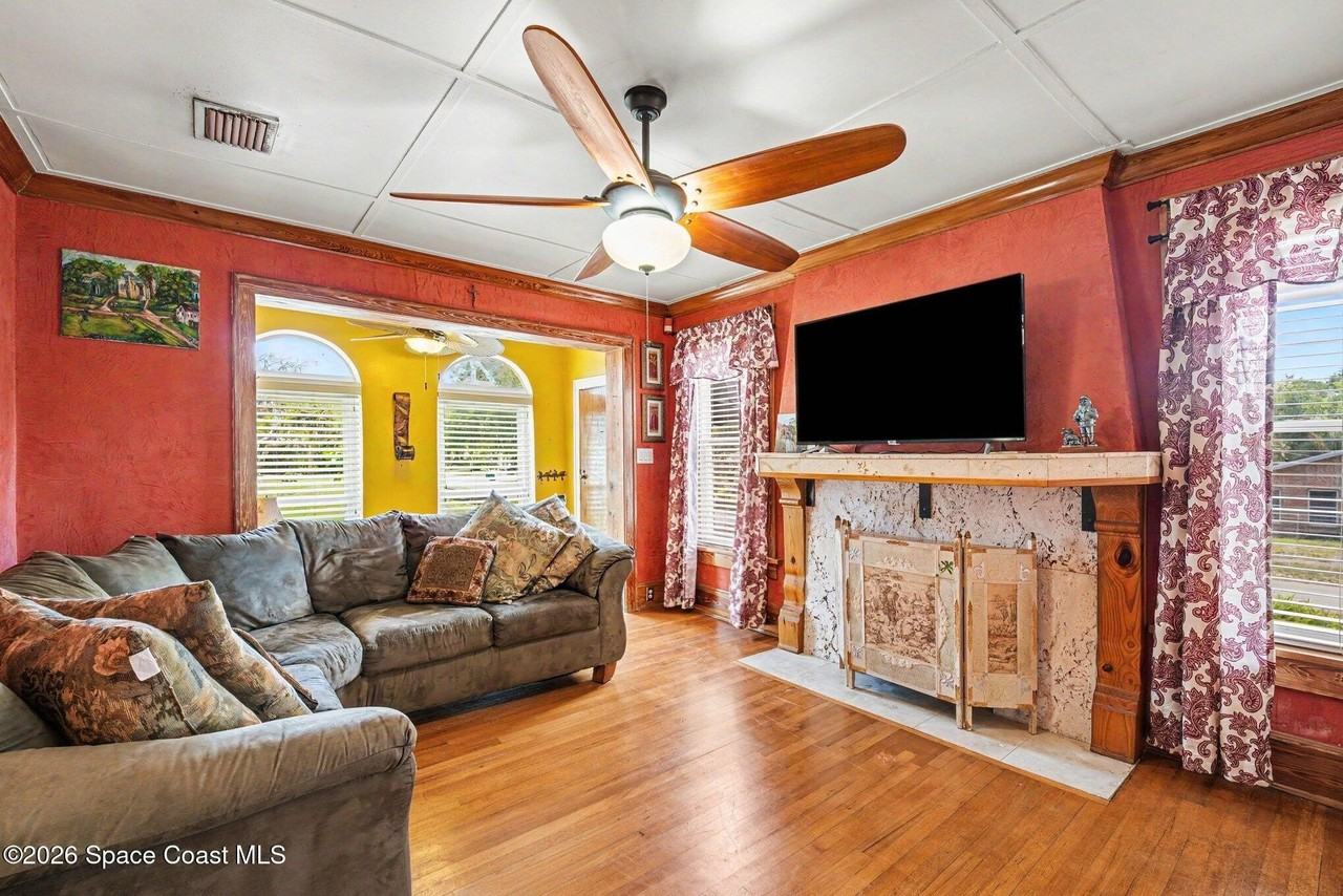 312 Bellair Dr - Photo 4 of 15
