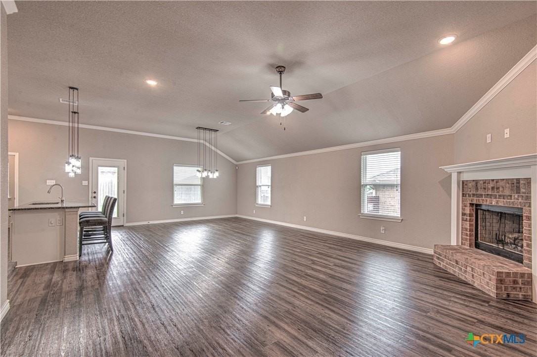 802 Kendra Dr - Photo 3 of 20