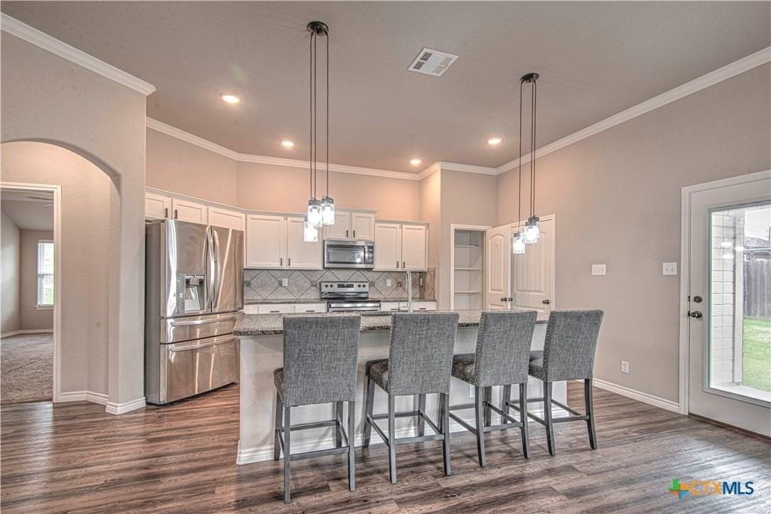 802 Kendra Dr - Photo 6 of 20
